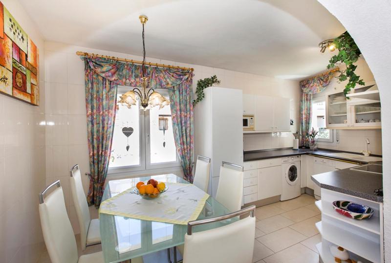 2009 Casa San Maurici Con Piscina By Homeselectspain 엠푸리아브라바 외부 사진