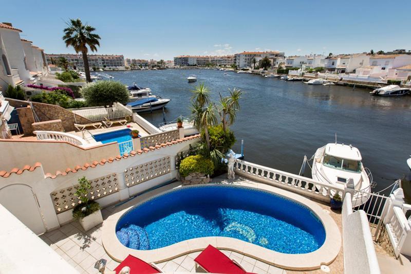 2009 Casa San Maurici Con Piscina By Homeselectspain 엠푸리아브라바 외부 사진